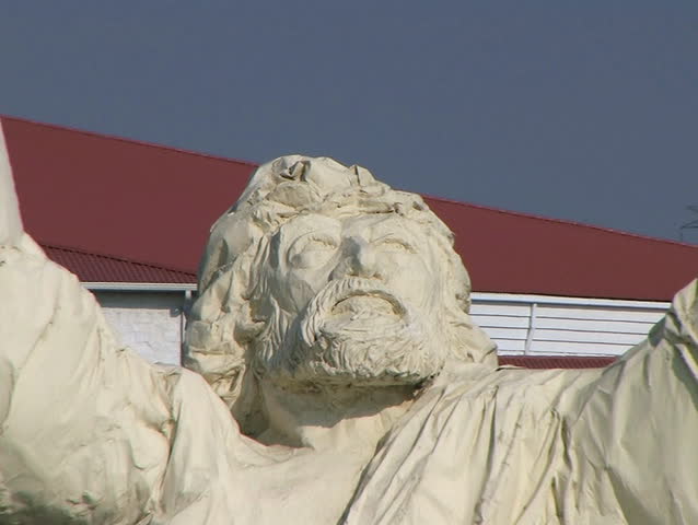 Jesus Sculpture Zoom Out
