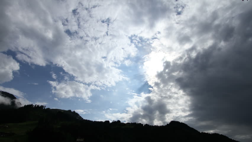 Fantastic Clouds Timelapse with godrays
