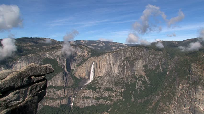 Yosemite National Park, spanning eastern portions of Tuolumne, Mariposa and Madera counties in east central California, "united states".