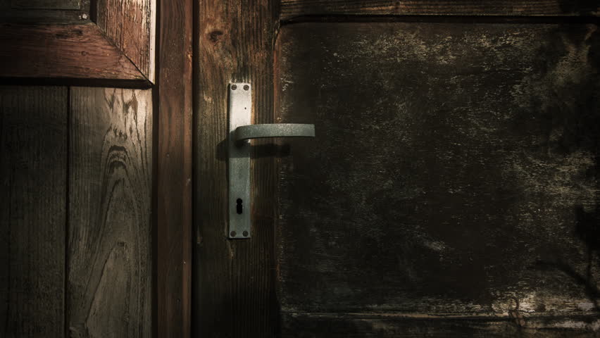 Man`s eye in keyhole. Zoom in.
An interesting video clip from the eye looked down through the keyhole. . Canon 7d, HD 1080 25p.
Clip ID: Keyhole1_HD