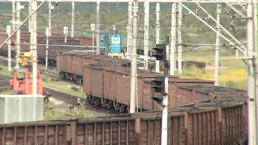 Diesel locomotive with empty coal wagons