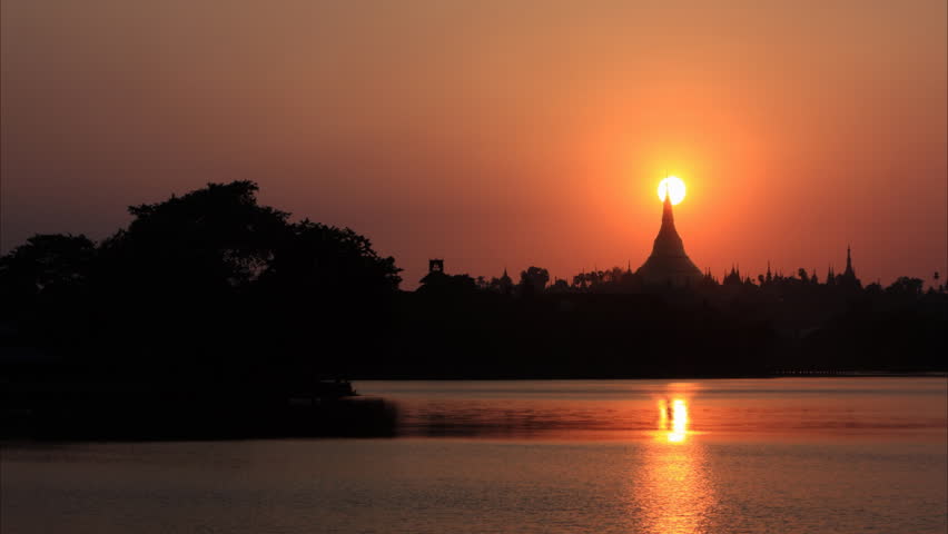 Shwedagon Pagoda sunset timelapse, Yangon, Myanmar
