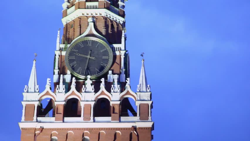 Thirty two minutes past nine at clock of Spasskaya tower in Moscow