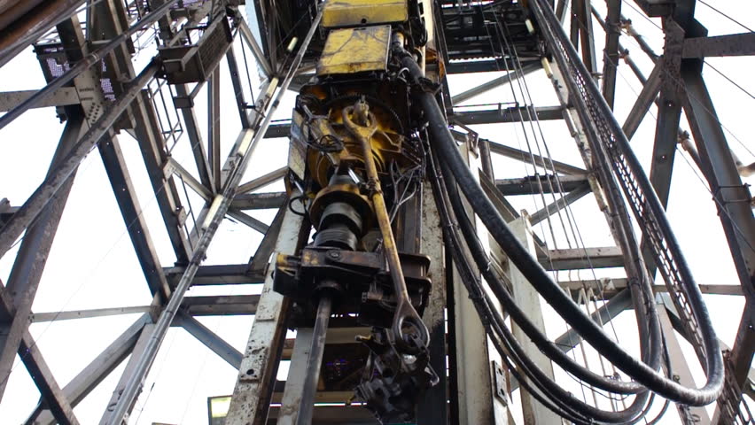 Top Drive System (TDS) and Derrick of Oil Drilling Rig