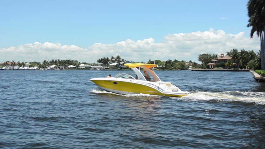 FORT LAUDERDALE - AUGUST 5: Weekend boaters enjoy a sunny day along the waterways of Fort Lauderdale, Florida on August 5, 2012