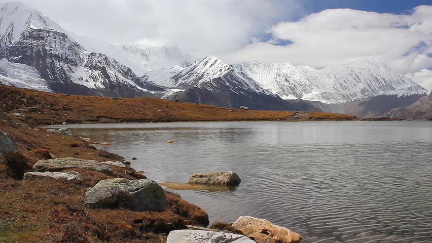 HD video of a lake in a mountain scape