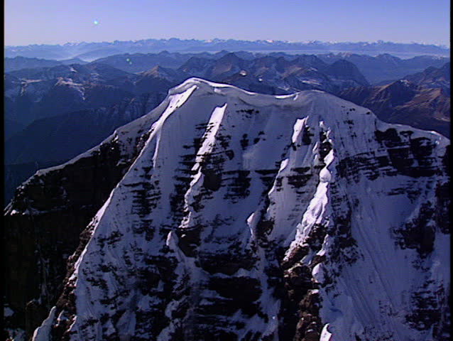 Fly around the summit of Mount Assiniboine 1