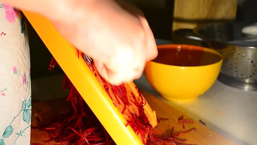 sliced beet borscht
