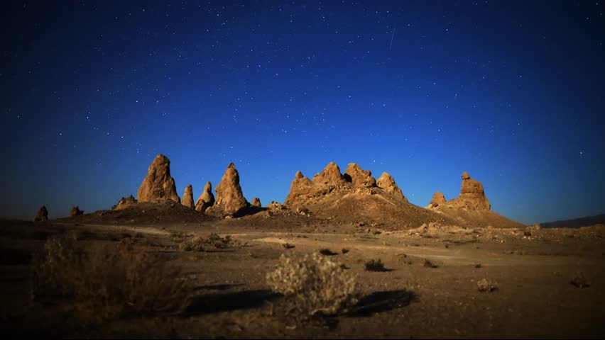 Astrophotography Time Lapse Pinnacles Moonset Zoom In