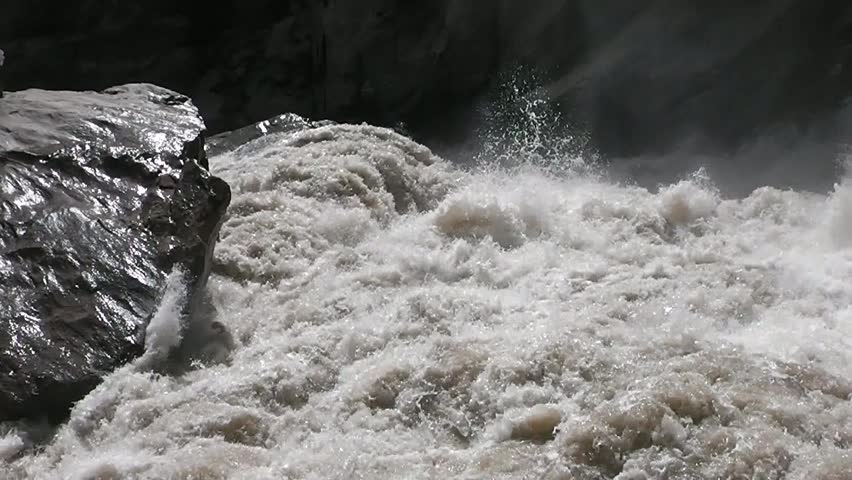 Tiger Leaping Gorge in Lijiang, Yunnan Province, China. 
