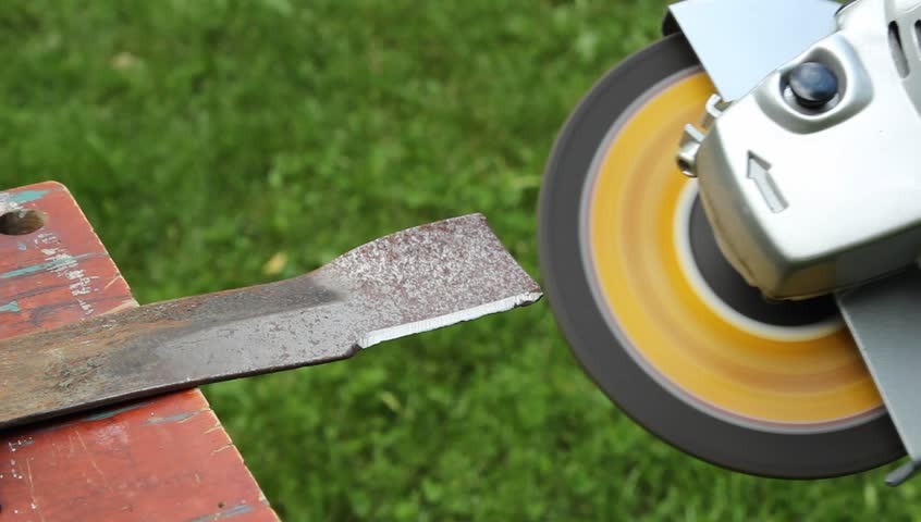 der to sharpen a lawnmower blade