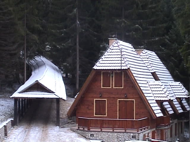 snow fall in mountain