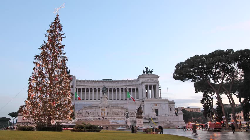 ROME, ITALY - DECEMBER 20:  Italian tourists and world travelers visit Vittorio Emanuele just before Christmas time. in Rome, December 20, 2009.