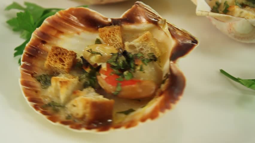 scallops baked in the shells