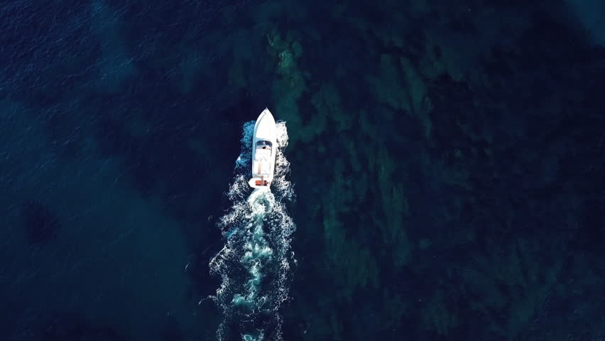 People on the beach in Italy image - Free stock photo - Public Domain