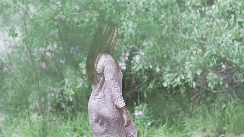 girl-walking-in-thing-video