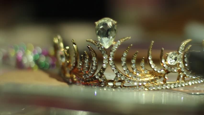 Beautiful Golden Crown With Diamond Decorations Golden Crown For