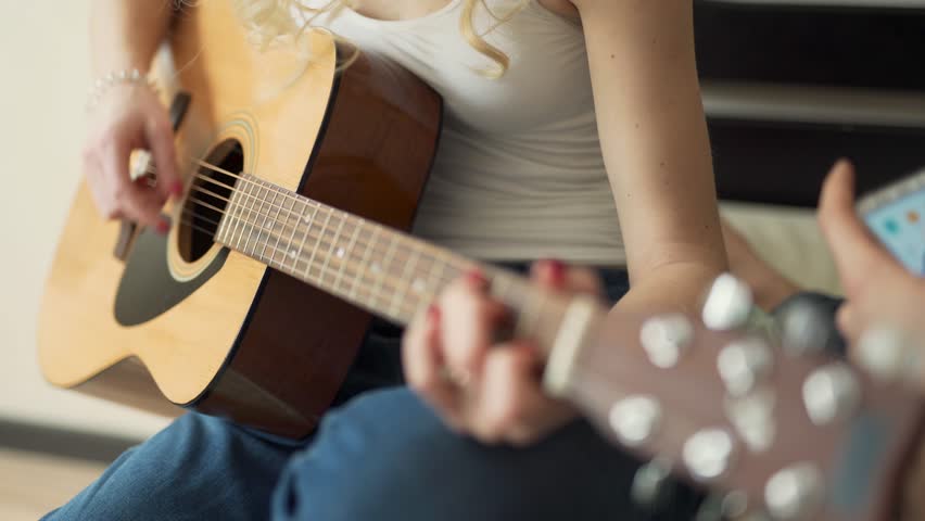 Guitar Notes Men/'s Tee Image by Shutterstock