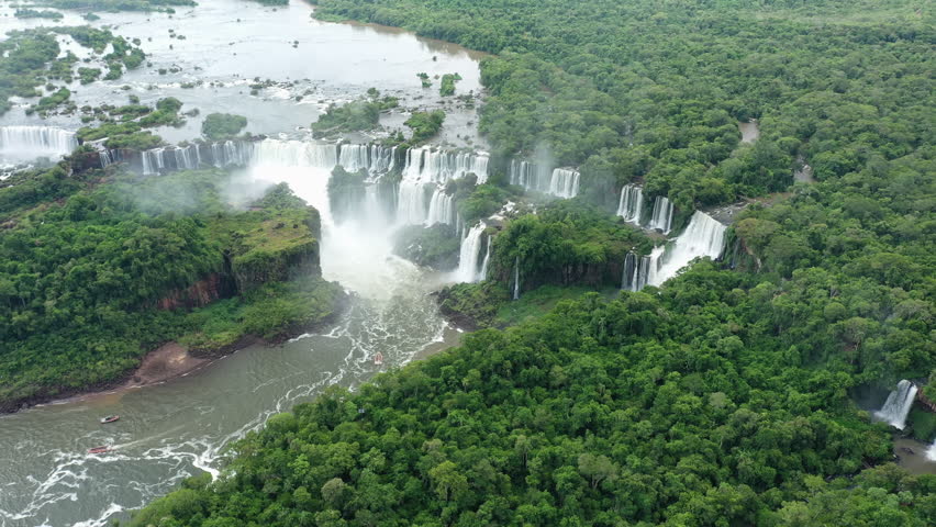 iguazu-falls-on-the-border-of-brazil-and-argentina-image-free-stock