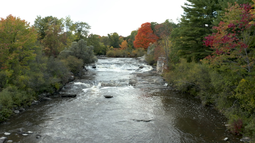 River through the town landscape image - Free stock photo - Public ...