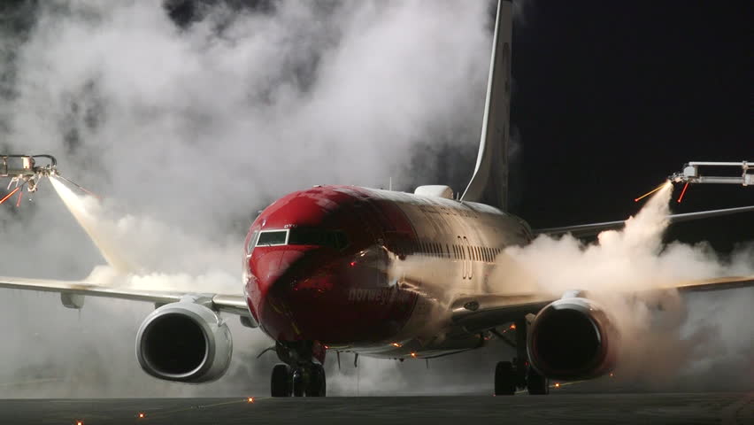 aircraft deicer aircraft deicer