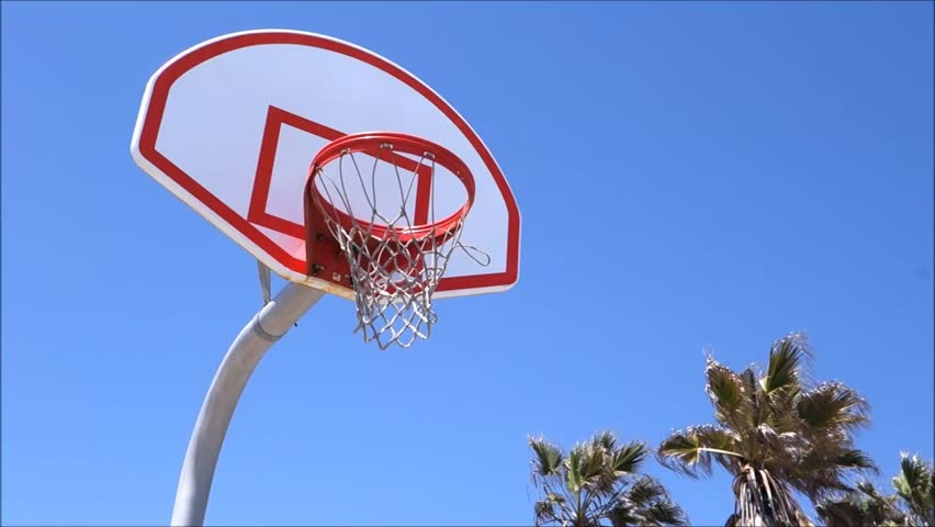 Basketball Court At Beach With Vidéos De Stock 100 Libres Basketball Court At Beach With Palm Trees