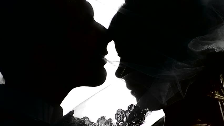 Header of kisser