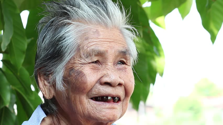 Portrait Of Asian Elder Woman Stockvideos Filmmaterial 100