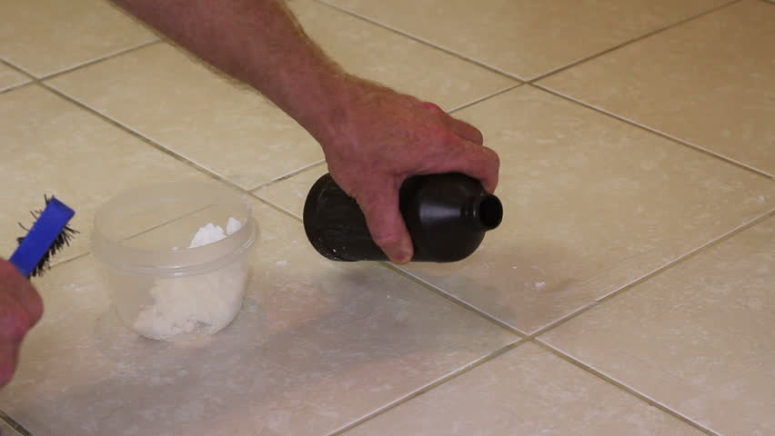 Scrubbing Grout In A Bathroom Stockvideos Filmmaterial 100 Lizenzfrei 26280761 Shutterstock