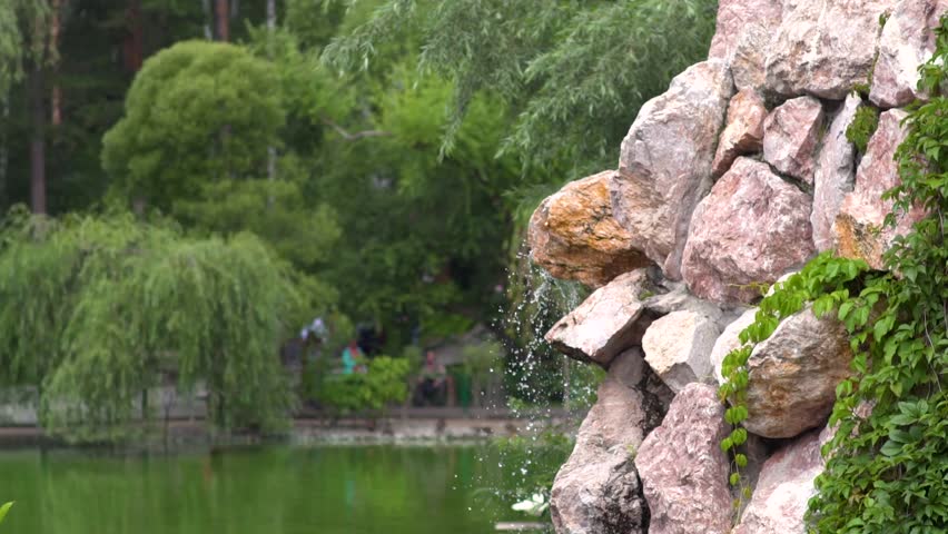Header of laterite