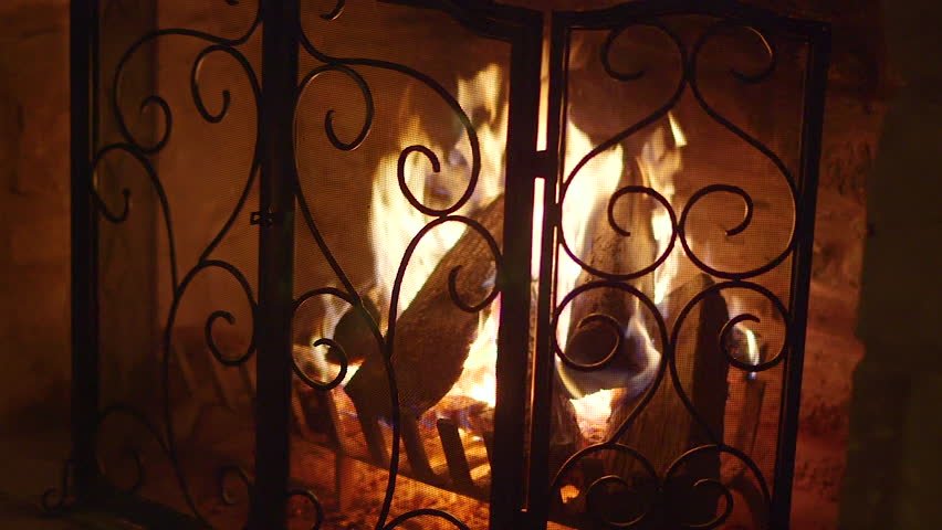 Hd00 10logs Burning In Vintage Stone Fireplace With Decorative