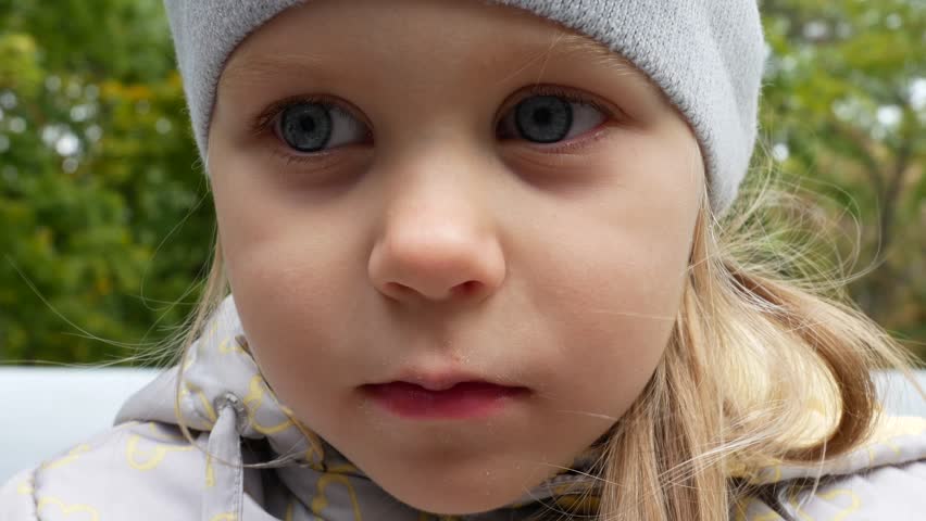 4k00 08little Beautiful Blonde Girl With Blond Hair And Blue Eyes