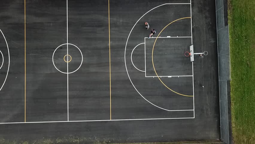 Стоковое видео «Birds Eye View of Basketball» (абсолютно без