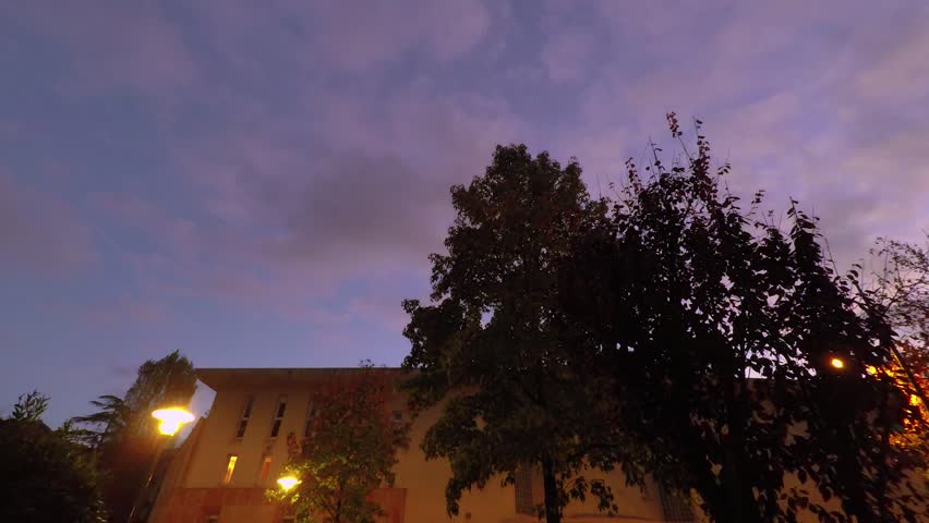 Header of coucher