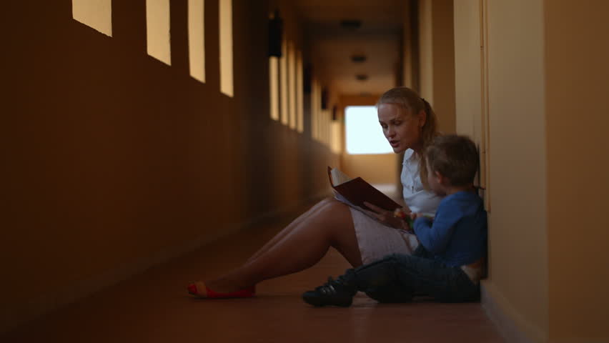 Mother And Son With A Stockvideos Filmmaterial 100 Lizenzfrei 5991581 Shutterstock