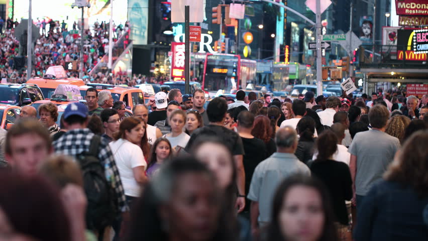 NEW YORK - CIRCA August 2011: Crowds Crossing The Streets Of New York ...